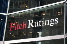 Negatívra módosította a magyar államadós-osztályzat kilátását a Fitch Ratings