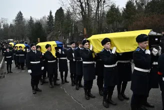 Eltemették Kijevben a helikopterbaleset áldozatait