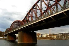 Lebontásra ítélték Prága ikonikus vasúti hídját