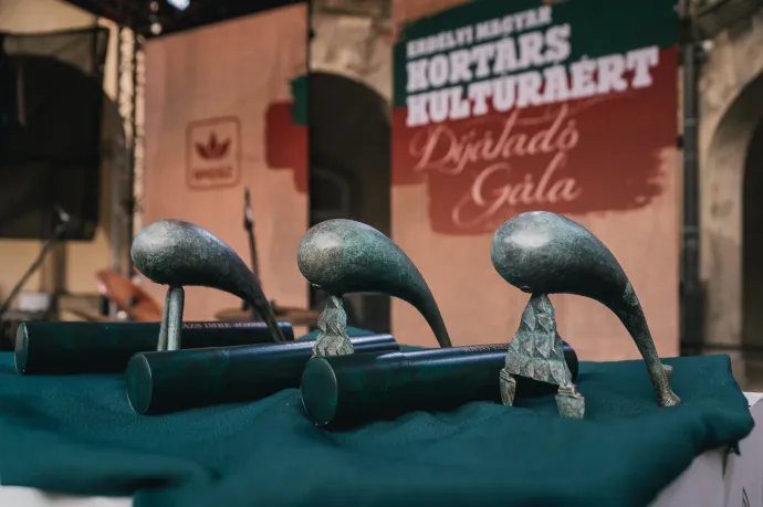 Visky András író, Imre Éva színművész és Oláh Gyárfás szobrászművész vehetik át az idei Erdélyi Magyar Kortárs Kultúráért Díjat