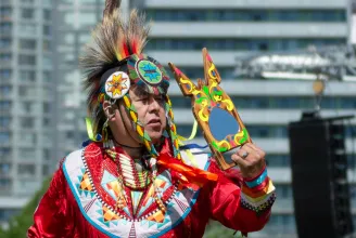 Kanada 2,8 milliárd dollárt fizet őslakos közösségeknek, akiktől száz évig erőszakosan szakított el gyerekeket