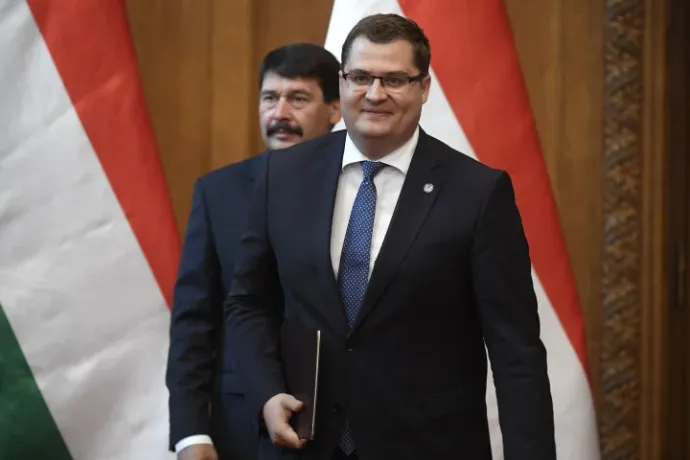 János Nagy, State Secretary of the Cabinet Office of the Prime Minister, after receiving his appointment letter from President János Áder on 22 May 2018 – Photo: Tamás Kovács / MTI