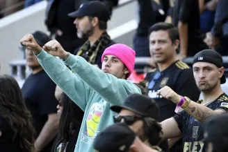 200 millió dollárért eladta minden zenéjének a jogait Justin Bieber