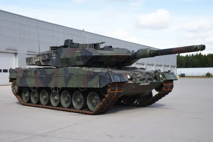 Egy Leopard 2A5-ös tank egy német kiképzőközpontban – Fotó: Ralph Zwilling / DPA Picture Alliance / AFP