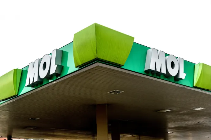Szerdától tíz forinttal emeli a benzin nagykereskedelmi árát a Mol