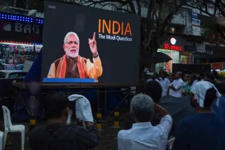 Betiltották a BBC dokumentumfilmjét Indiában, mert felelősségre vonja a miniszterelnököt a 2002-es zavargásokért