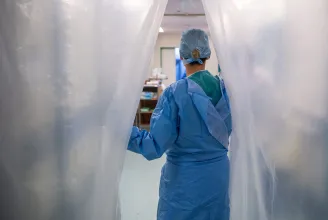 Most fizetik ki a járvány alatt többet vállaló egészségügyi dolgozókat
