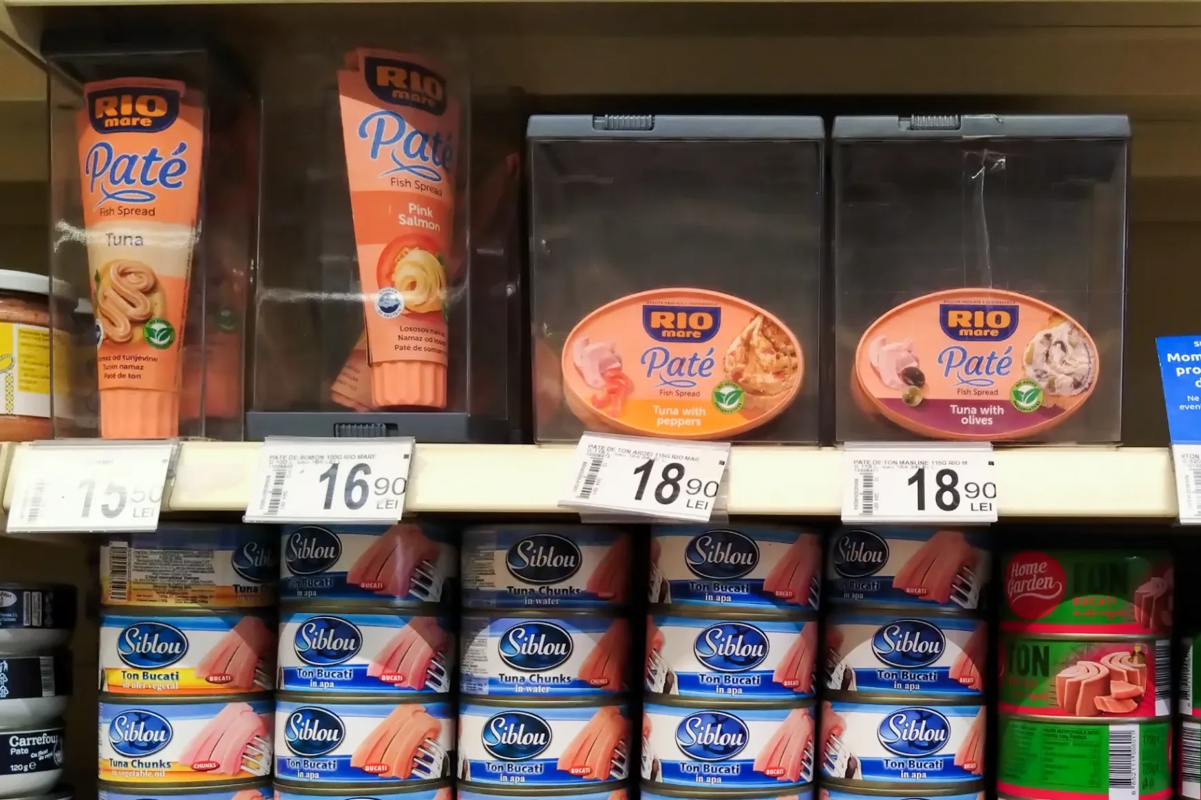 A vaj után most már a sajtot és a fogkrémet is lopásgátlóban árulják egy kolozsvári szupermarketben