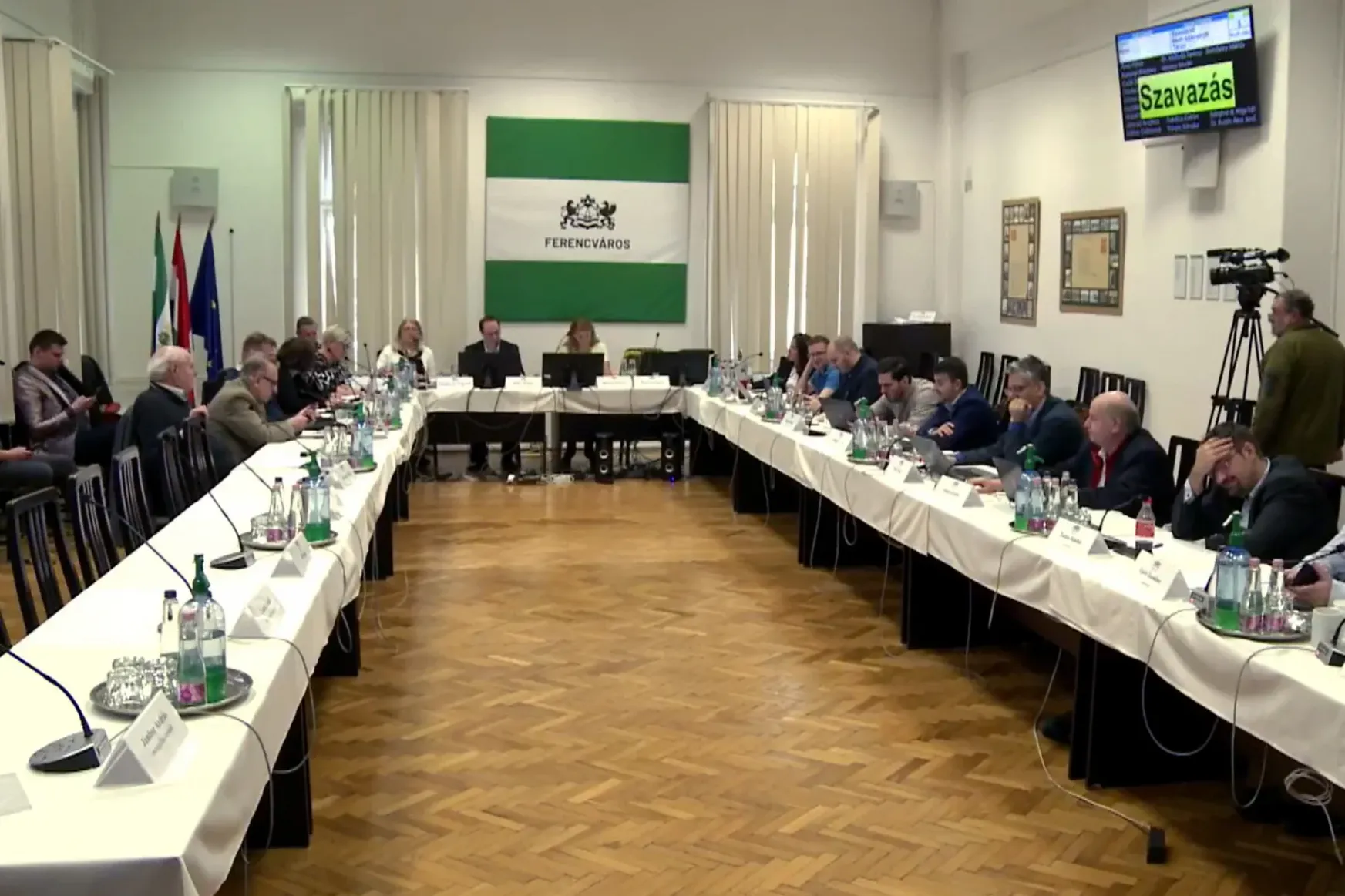 Ferencváros visszamenőleges rezsitámogatást szavazott meg, a Fidesz kivonult a testületi ülésről