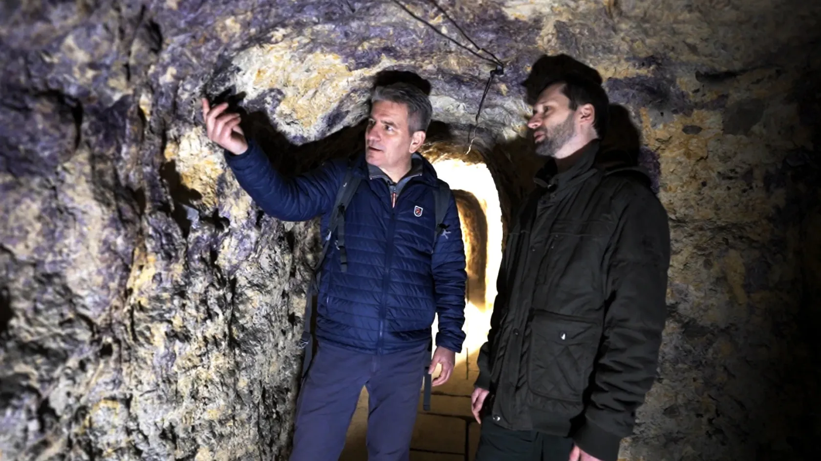 Megnéztük a lezárt óvóhelyet, ahova a világháborús bombázások elől menekültek a budaiak