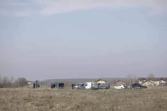 Az ASPA és rendőrség helyszínel a tragédia területén, a bukaresti 6-os szektorban, 2023. január 21-én – Fotó: Sabin Cirstoveanu / Inquam Photos