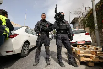 Most egy 13 éves fiú kezdett lövöldözni Jeruzsálemben, két embert megsebesített