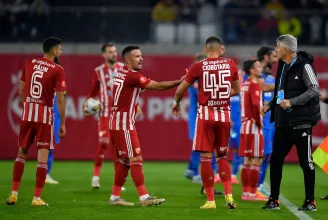 A vendégszurkolók magyarellenes megnyilvánulásai miatt felfüggesztették a Sepsi OSK meccsét a román labdarúgóligában