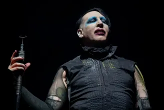 Kiskorú elleni szexuális erőszak miatt perelik Marilyn Mansont