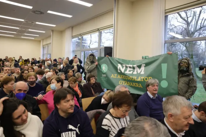 DK: Aki népszavazást kezdeményez a debreceni akkumulátorgyárról, árt az ügynek