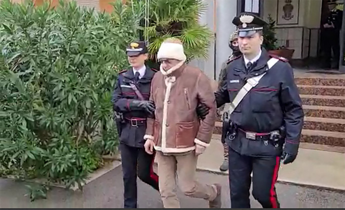 Kivágott képkocka a Matteo Messina Denaro elfogásakor kiadott palermói rendőrségi videóból. Fotó: AFP PHOTO / HANDOUT / ITALIAN CARABINIERI PRESS OFFICE
