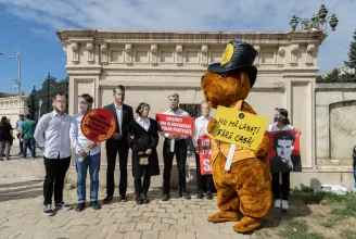 Jogi premier Romániában: a Declic perbe fogja a kormányt, mert nem tesz a klímaváltozás ellen