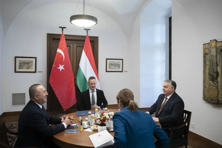 Prime Minister Viktor Orbán during talks with Turkish Foreign Minister Mevlüt Cavusoglu on 31 January 2023. Péter Szijjártó is in the centre – Photo by Vivien Cher Benkő / Prime Minister's Press Office / MTI 