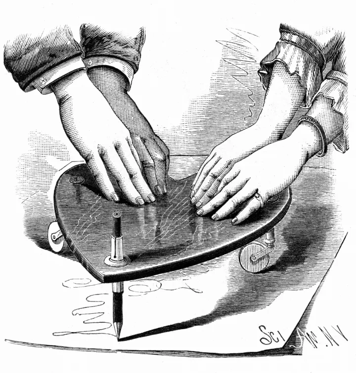 A planchette vagy Ouija tábla használatának módszeréről készült fametszet nyomata a The Scientific American című folyóiratban, 1985-ben – Forrás: Universal History Archive / Getty Images
