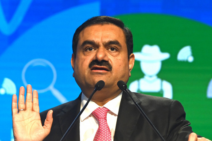 Óriási vagyon vált semmivé, a világ egyik legnagyobb gazdasága is beleremeghet a Hindenburg-Adani csatába