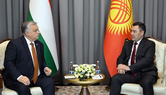 Orbán Viktor és Szadir Zsaparov találkozója 2022. november 10-én, Biskekében – Fotó: Kyrgzystan Presidency Handout / Anadolu Agency / AFP
