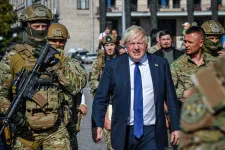 Boris Johnson szerint, ha elvágnák a Krímet a megszállt területektől, az „game over” lenne Putyinnak