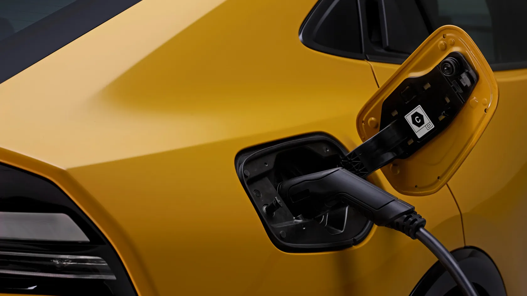 A Toyota tudósa: tíz hibrid jobb, mint egy villanyautó