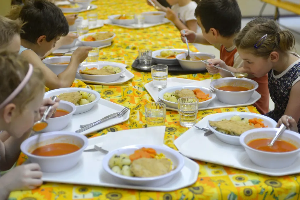 Volt budapesti kerület, ahol közel harmadával, Szegeden egymilliárddal drágult a gyerekek étkeztetése