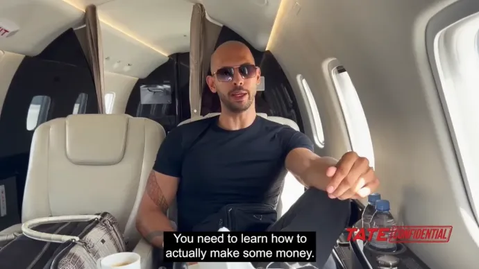 "Meg kell tanulnod, hogy lehet valójában pénzt keresni" – mondja Andrew Tate a Hustlers University bemutatkozó videójában – Fotó: Képernyőmentés a Hustlers University videójából