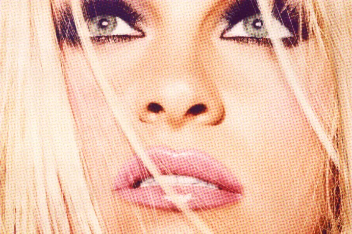 Britney után ideje Pamelát is megkövetnünk