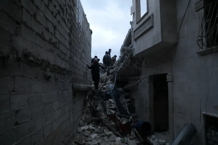 Fotó: Bakr Alkasem / AFP; White Helmet / Reuters; Mohammed al-Rifai / AFP; Mahmoud Hassano / Reuters