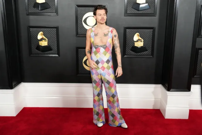 Harry Styles szexi bohócnak, Cardi B Vénusznak öltözött a Grammy-gálán