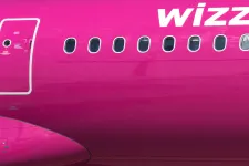 Végleg kitiltotta járatairól a szombati Budapestre tartó gépen balhézó utast a Wizz Air