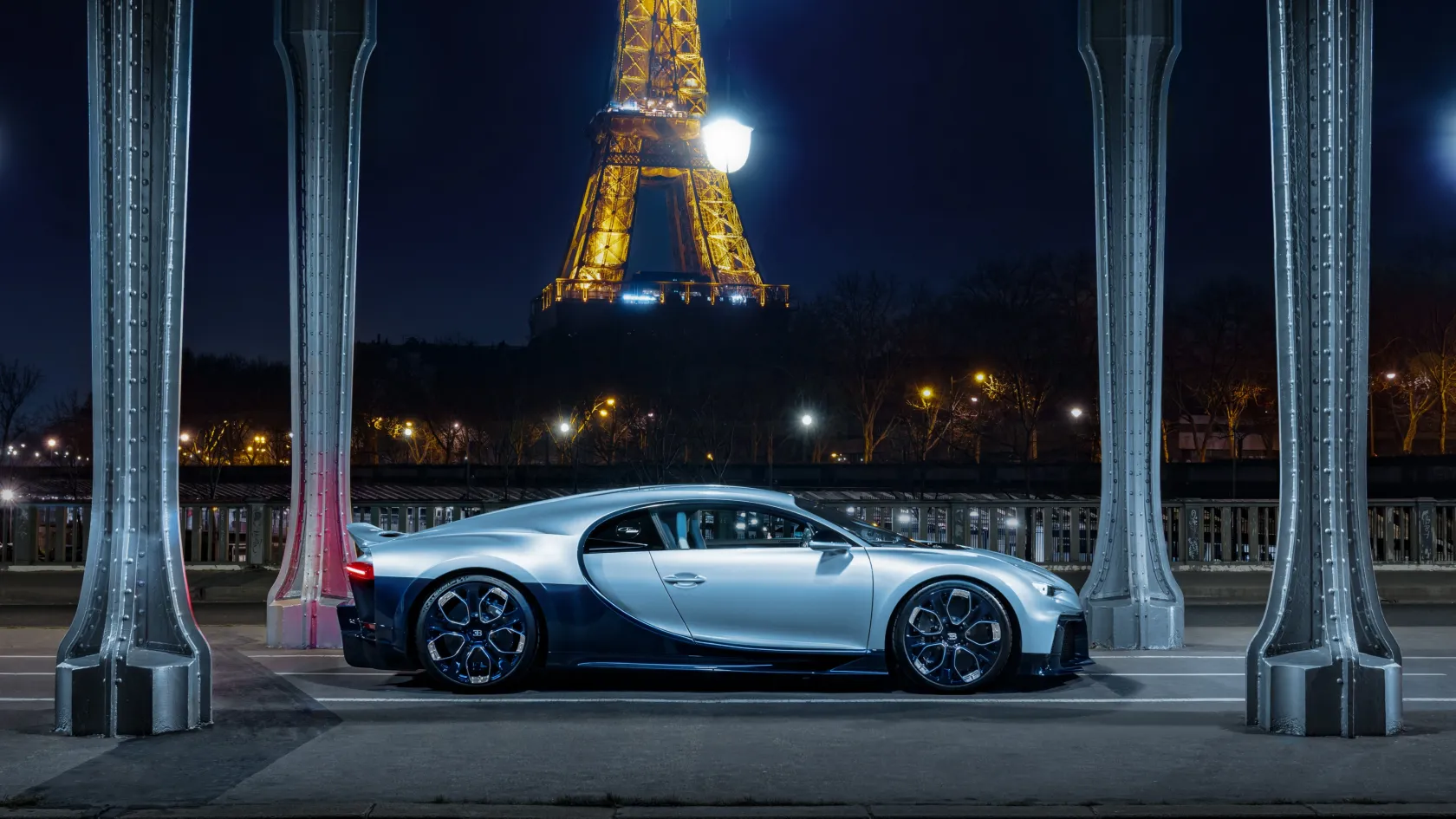 Mi a fenéért ad valaki 4,7 milliárd forintot egy Bugattiért? Megkérdeztük a motor magyar tervezőjét