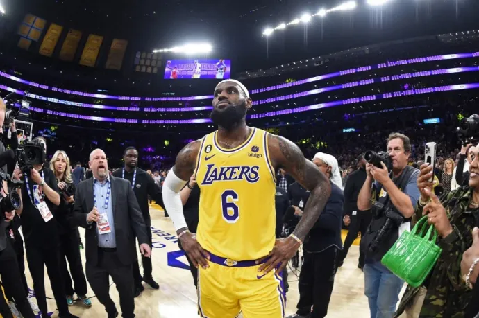 LeBron James olyan magas trónra ült az NBA-ben, ahol már oxigénmaszk kell