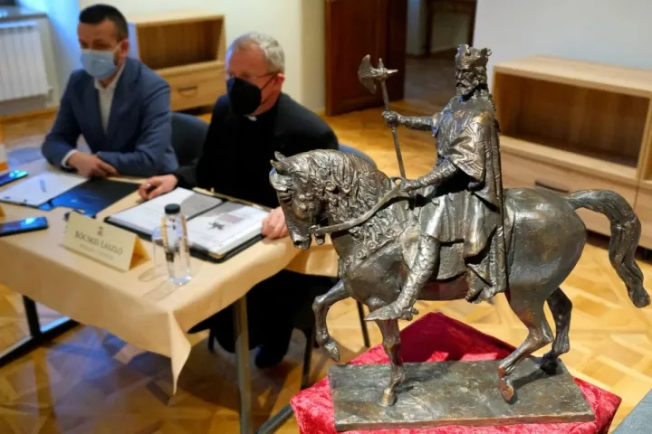 Idén nyáron avathatják fel Szent László lovas szobrát Nagyváradon