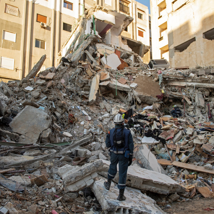 A földrengés után még ágyúzta is a szír hadsereg az egyik érintett várost