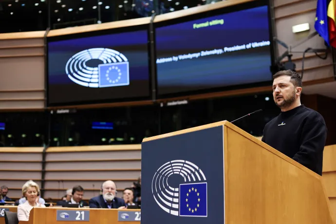Volodimir Zelenszkij ukrán elnök beszédet mond az Európai Parlamentben, Brüsszelben 2023. február 9-én – Fotó: Kenzo Tribouillard / AFP