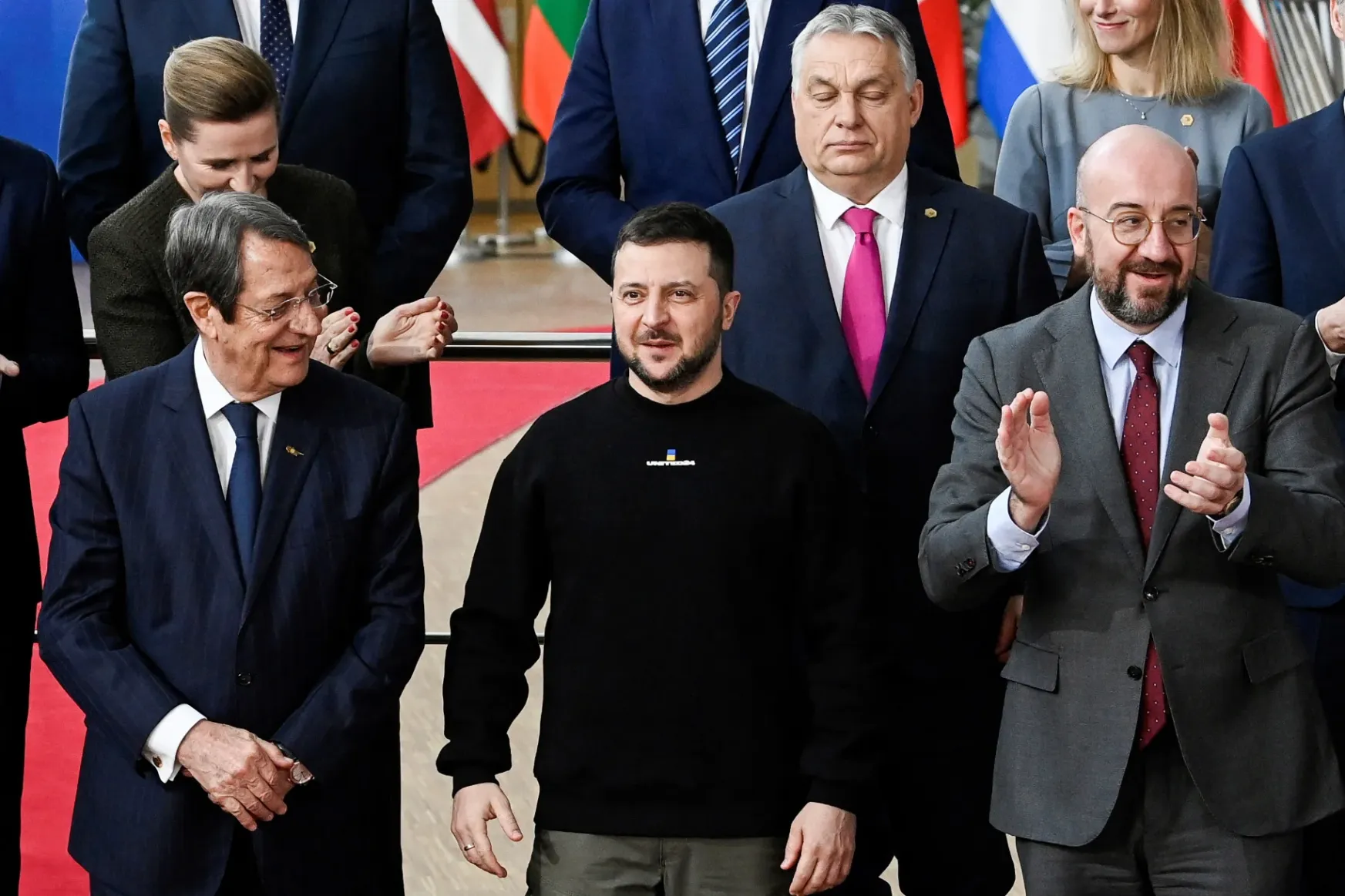 EU leaders greet Zelensky with clapping, Orbán doesn't