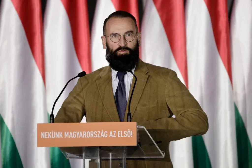 Peren kívül egyezett meg Szájer József és a Blikk