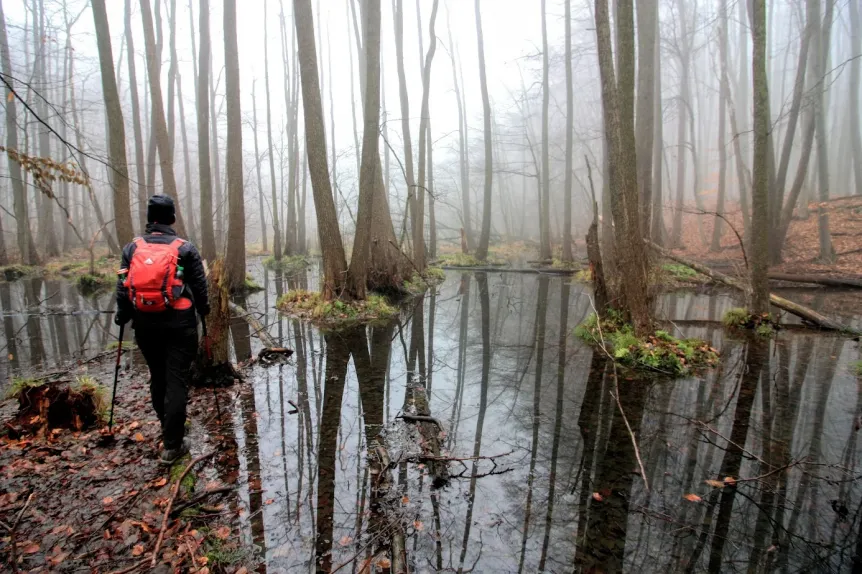 Telex Izrakör tengerszem és sziklaszakadék a NagyMilicnél