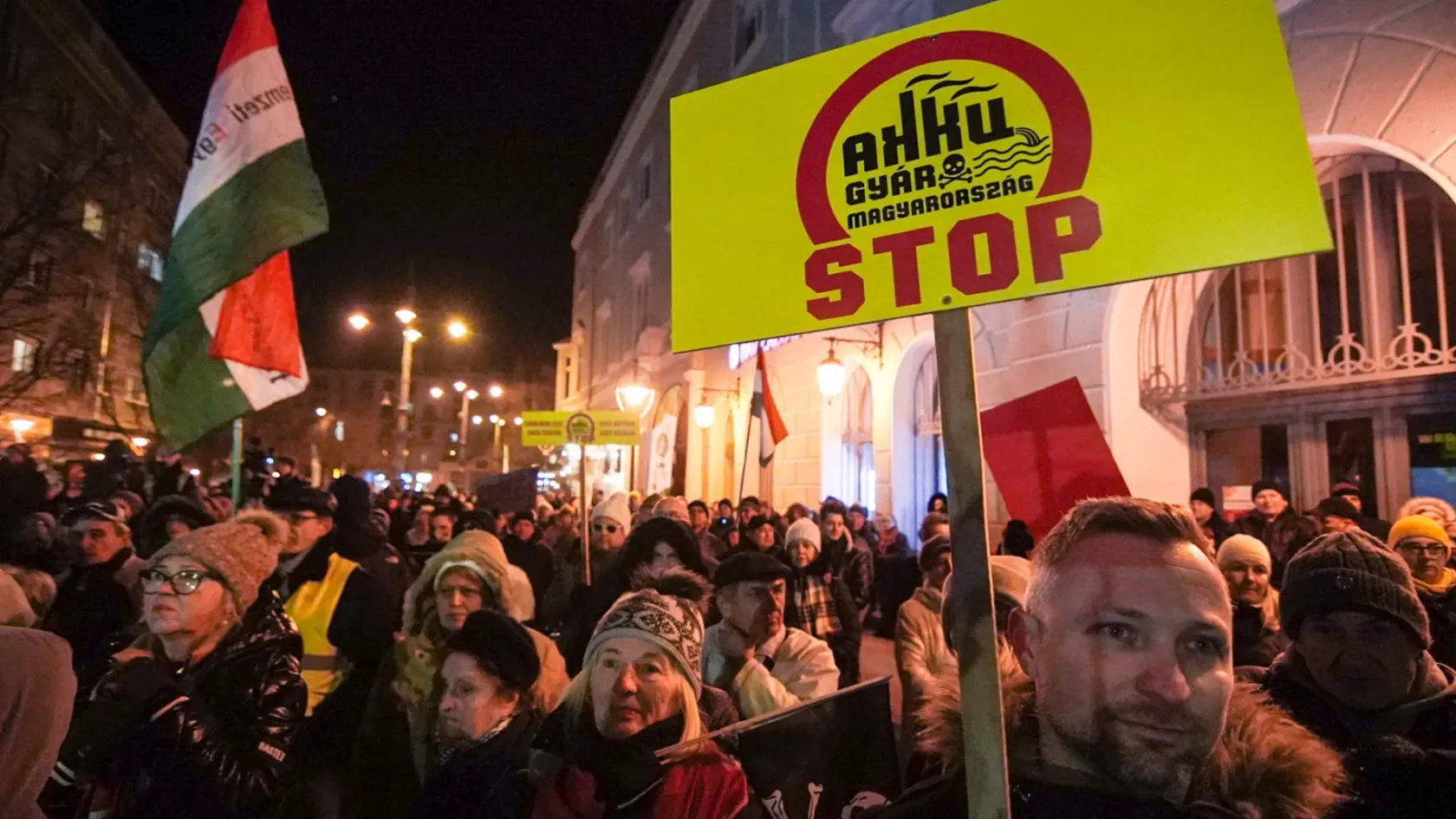 Egy friss közvélemény-kutatás szerint a debreceniek többsége nem akarja az akkugyárat