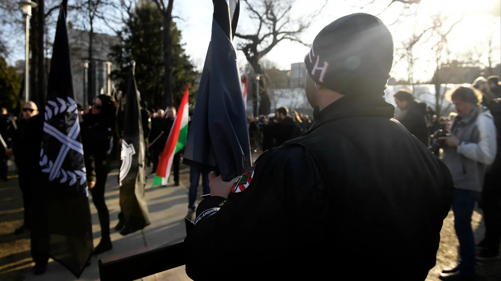 Előállították a Széll Kálmán térnél békés járókelőkre támadó csoport tagjait is