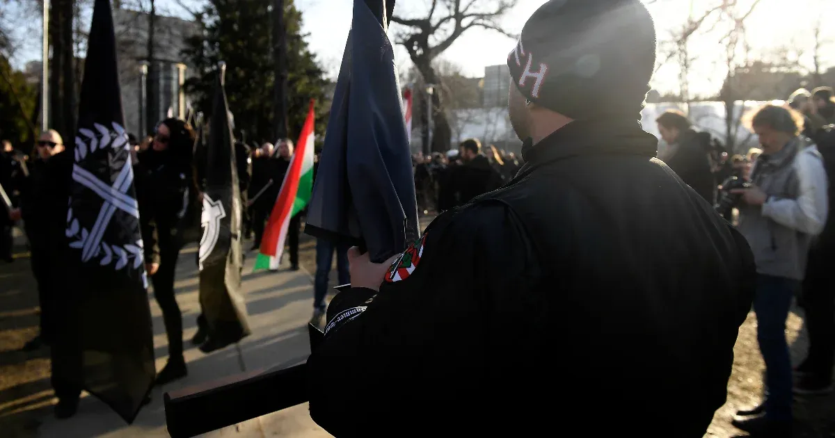 Előállították a Széll Kálmán térnél békés járókelőkre támadó csoport tagjait is