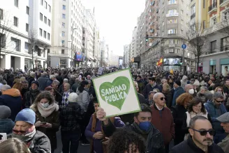Százezrek tüntettek Madridban a jobb közegészségügyi ellátásért