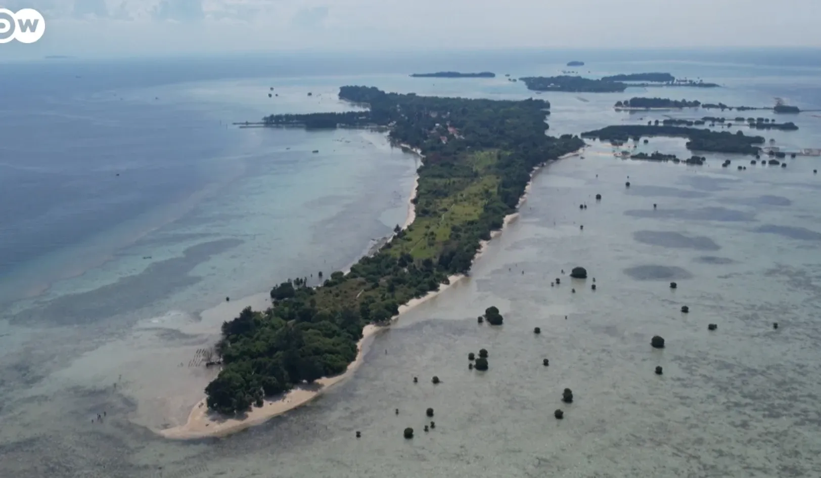 Egy indonéz sziget lakói beperelték a Holcim cementgyárat a tengerszint-emelkedés miatt