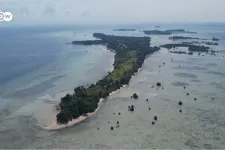 Egy indonéz sziget lakói beperelték a Holcim cementgyárat a tengerszint-emelkedés miatt