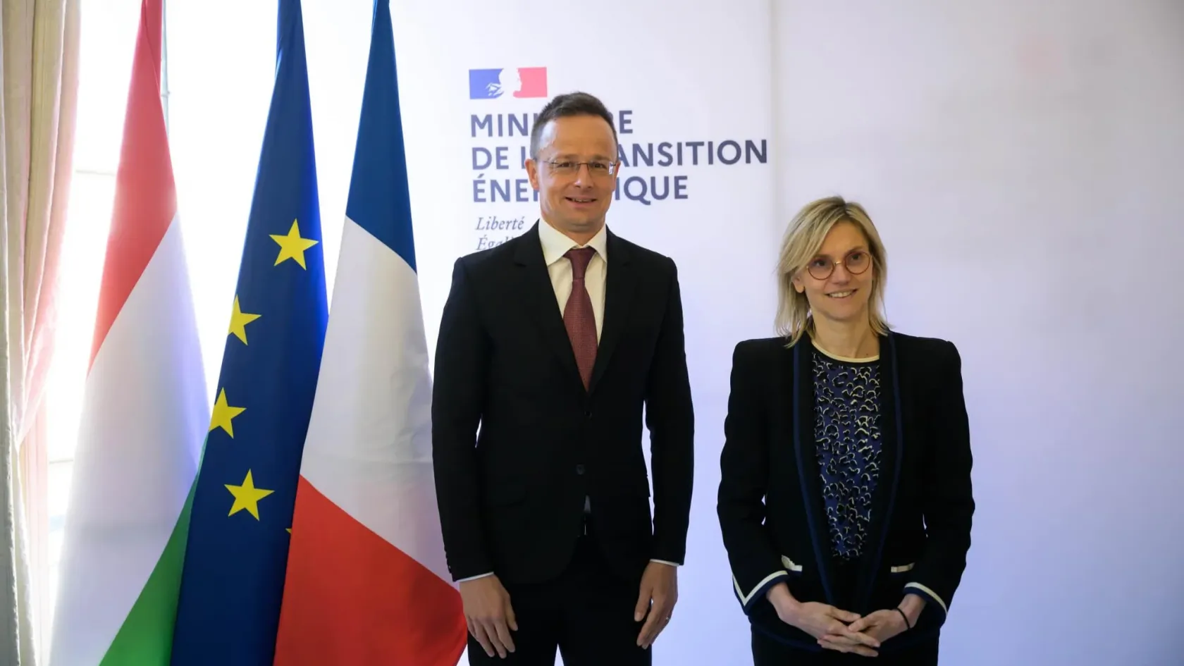 Szijjártó: A német kormány blokkolja, hogy a Siemens leszállítsa az irányítási rendszert Paks II.-höz