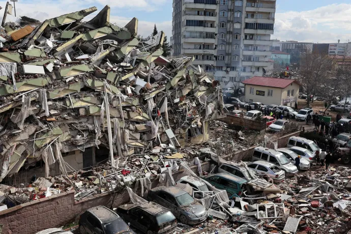 The latest from Arte Weekly: How the earthquake in Turkey might shake Erdoğan's authority