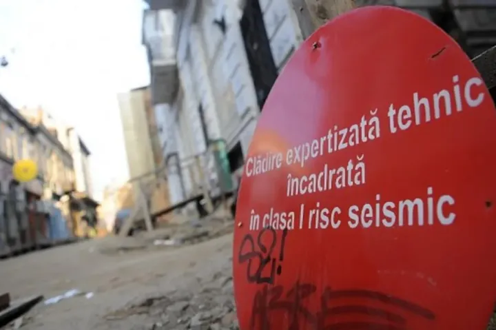 Aláírásgyűjtés indult a romániai iskolák és kórházak földrengésbiztossá tételéért